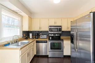 122 S Vacation Dr, Wappingers Falls, NY 12590 - Photo 6