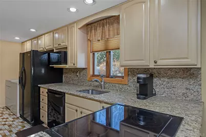 25 Windham Lane, Ronkonkoma, NY 11779 - Photo 12