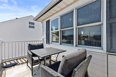 175 Roosevelt Boulevard #Upper, Long Beach, NY 11561 - Photo 4