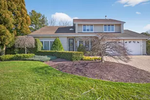 18 Chardonnay Rd, Commack, NY 11725 - Photo 4