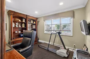 18 Chardonnay Rd, Commack, NY 11725 - Photo 46