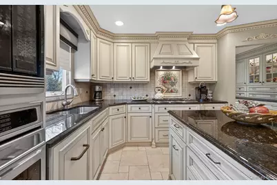 18 Chardonnay Road, Commack, NY 11725 - Photo 24