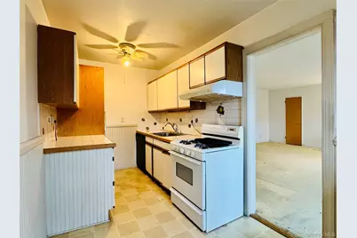 57-41 246th Crescent #Lower, Douglaston, NY 11362 - Photo 8