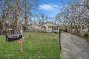 38 Manor Dr, Shirley, NY 11967 - Photo 4