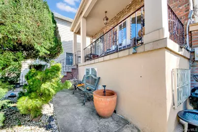 3252 Waterbury Avenue, Bronx, NY 10465 - Photo 2