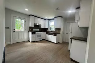 1 Alvin St, Glen Cove, NY 11542 - Photo 4
