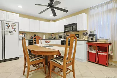 39 Neptune Avenue, New Rochelle, NY 10805 - Photo 6