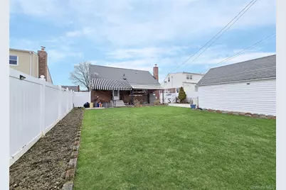 43 McAlester Avenue, Hicksville, NY 11801 - Photo 4