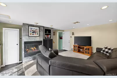 6 Wren Drive, Woodbury, NY 11797 - Photo 34