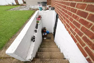 2225 Leighton Road, Elmont, NY 11003 - Photo 24