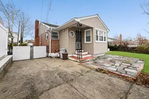 2225 Leighton Rd, Elmont, NY 11003 - Photo 26