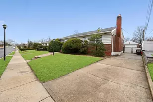 2225 Leighton Rd, Elmont, NY 11003 - Photo 4