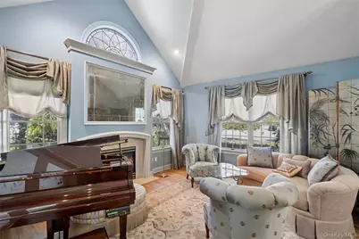 4 Astor Court, Dix Hills, NY 11746 - Photo 10