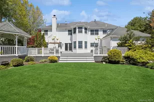 4 Astor Ct, Dix Hills, NY 11746 - Photo 34
