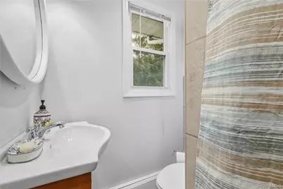 5 Argonne Road W, Hampton Bays, NY 11946 - Photo 16