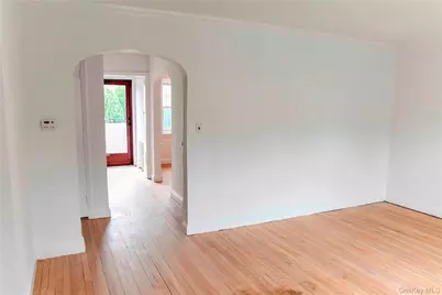 138 Chestnut Street, Lynbrook, NY 11563 - Photo 4