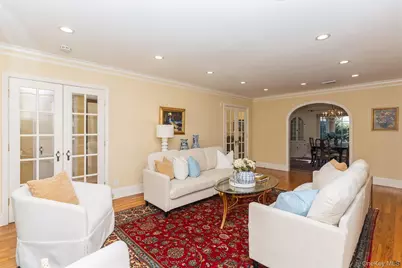 46 Wyatt Road, Garden City, NY 11530 - Photo 8