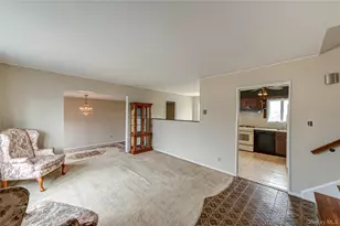 855 Pease Ln, West Islip, NY 11795 - Photo 4