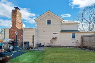 43 Wiggins Ave, Patchogue, NY 11772 - Photo 6