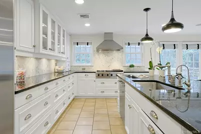 250 Mamaroneck Road, Scarsdale, NY 10583 - Photo 10