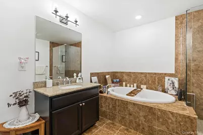 17 Woodrose Court, Middletown, NY 10940 - Photo 18