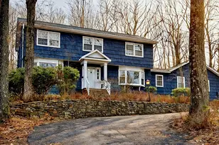 9 Crescent Ln, Putnam Valley, NY 10579 - Photo 2