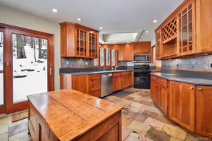 9 Crescent Ln, Putnam Valley, NY 10579 - Photo 4