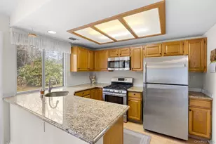 16 Huntington Ct, Ridge, NY 11961 - Photo 20