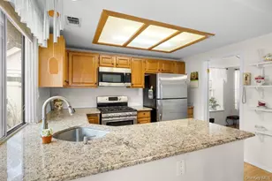 16 Huntington Ct, Ridge, NY 11961 - Photo 24