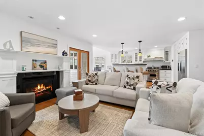 10 Foxboro Road, East Quogue, NY 11946 - Photo 8