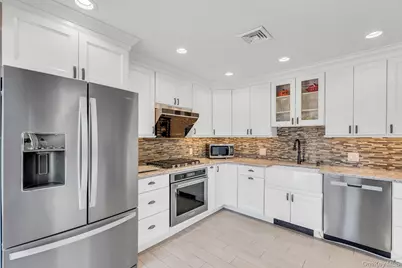 2505 Walters Court, Bellmore, NY 11710 - Photo 16