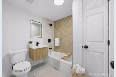 119 E Pennywood Avenue, Roosevelt, NY 11575 - Photo 16