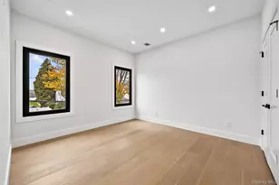 48 Martin Ln, Westbury, NY 11590 - Photo 22