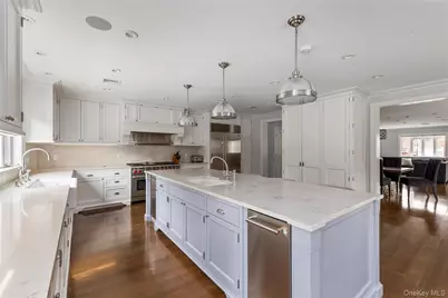 15496 Riverside Drive, Whitestone, NY 11357 - Photo 10