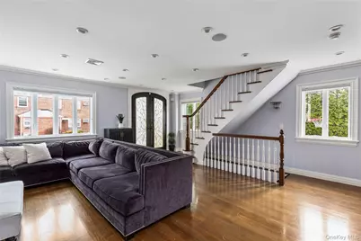 15496 Riverside Drive, Whitestone, NY 11357 - Photo 12