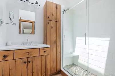 61 Huckleberry Lane, East Hampton, NY 11937 - Photo 16