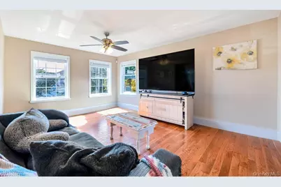 49 Lester Avenue, Freeport, NY 11520 - Photo 14