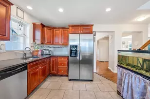 49 Lester Ave, Freeport, NY 11520 - Photo 18