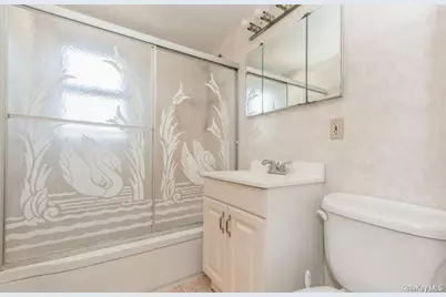 5 7th Street, Valley Stream, NY 11581 - Photo 6