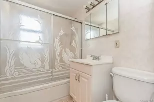 5 7th St, Valley Stream, NY 11581 - Photo 6