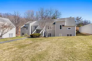 104 Holly Stream Ct, Brewster, NY 10509 - Photo 2