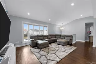 2812 Covered Bridge Rd, Merrick, NY 11566 - Photo 6