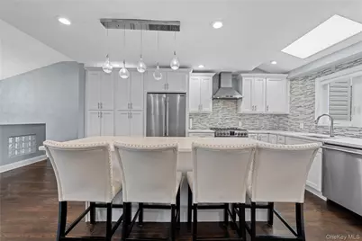 2812 Covered Bridge Road, Merrick, NY 11566 - Photo 8