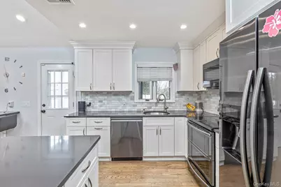3654 Locust Avenue, Seaford, NY 11783 - Photo 10