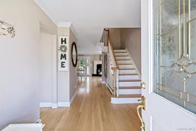 7 Washington Avenue, Miller Place, NY 11764 - Photo 4