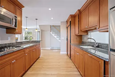 7 Washington Avenue, Miller Place, NY 11764 - Photo 6