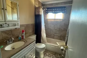 320 40th St, Copiague, NY 11726 - Photo 4