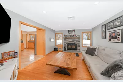 242 Singingwood Drive, Holbrook, NY 11741 - Photo 10