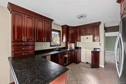 4 Vale Court, Mount Sinai, NY 11766 - Photo 10