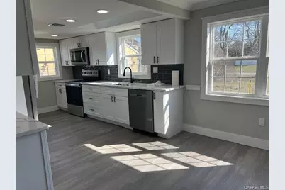 159 Alexander Avenue, Holbrook, NY 11741 - Photo 6